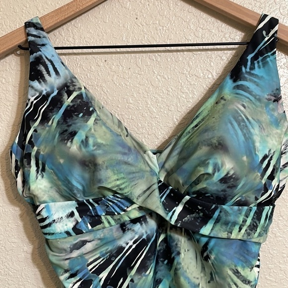 SWIMSUIT for All tropical leaf print - Picture 4 of 10